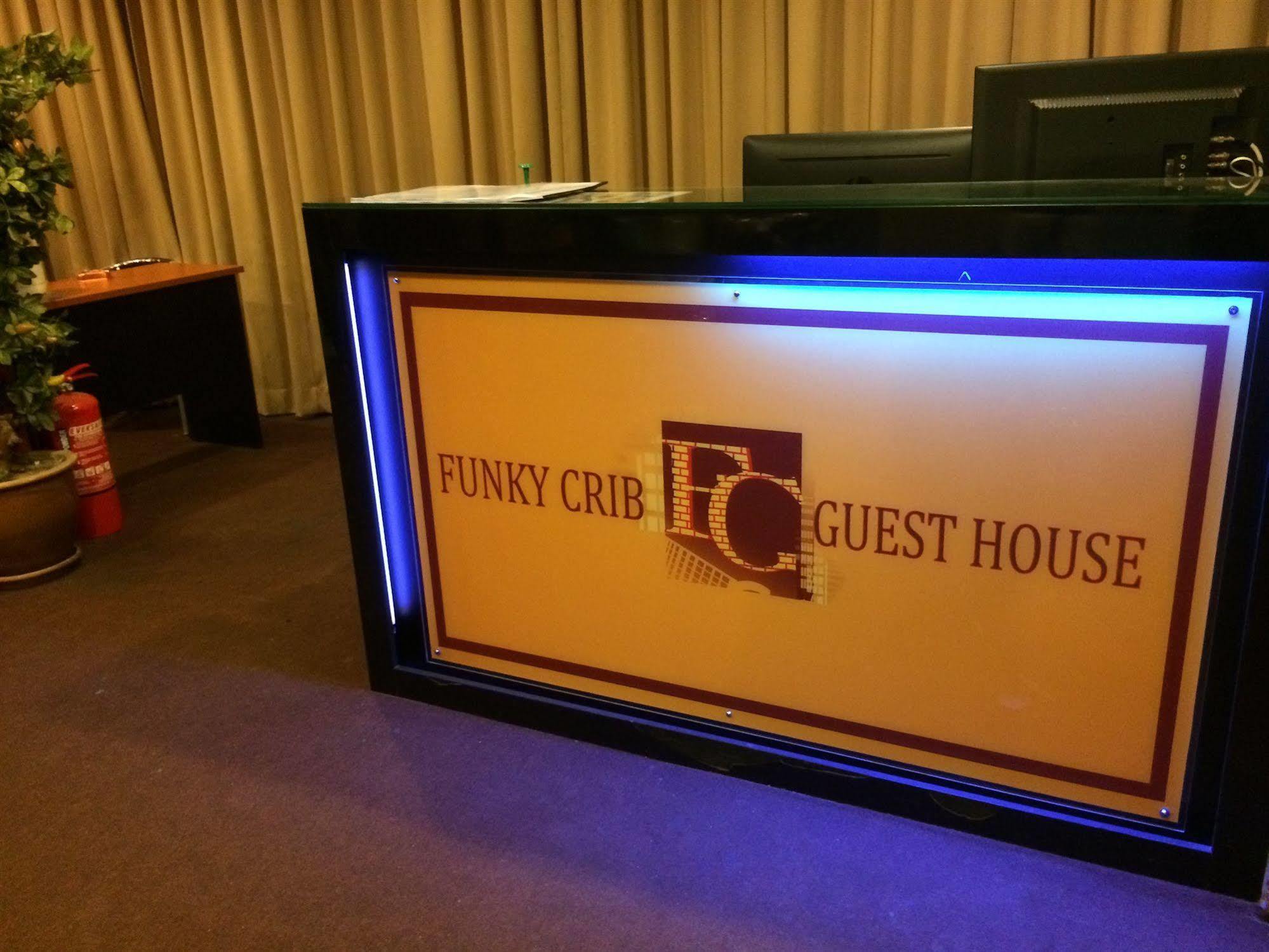 Funky Crib Hotel Куала Лумпур Екстериор снимка